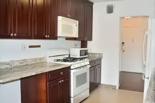2200 N Central Road 5-W, Fort Lee, NJ 07024 - Photo 2