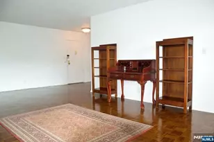 2200 N Central Road 5-W, Fort Lee, NJ 07024 - Photo 10