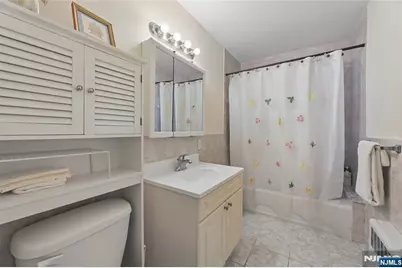 2320 Linwood Avenue 1F #1F, Fort Lee, NJ 07024 - Photo 10