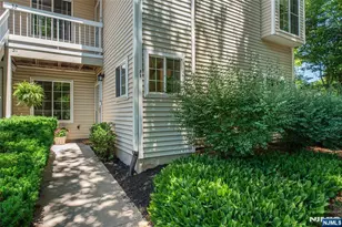 31 Sage Ct, Bedminster Township, NJ 07921 - Photo 2