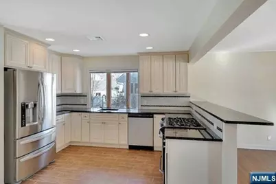 455 Berkshire Road, Ridgewood, NJ 07450 - Photo 2