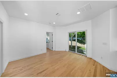 42 Howland Avenue, River Edge, NJ 07661 - Photo 10