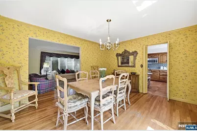 16 Pinecrest Drive, Woodcliff Lake, NJ 07677 - Photo 10