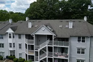602 Lilac Ln, Mahwah, NJ 07430 - Photo 2