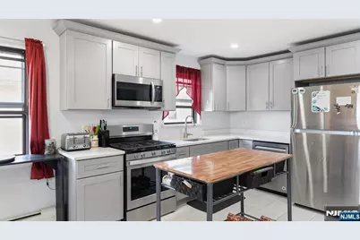 93 Myrtle Avenue 2 #2, Edgewater, NJ 07020 - Photo 6