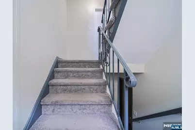 93 Myrtle Avenue 2 #2, Edgewater, NJ 07020 - Photo 16
