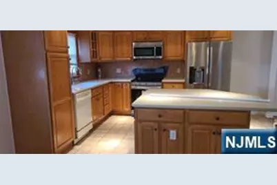 7 Luxoro Place 1 #1, Fairview, NJ 07022 - Photo 2