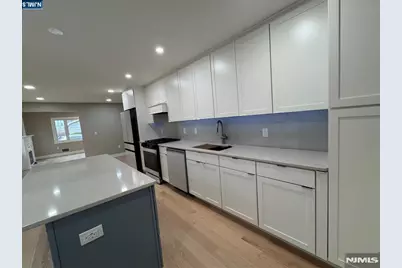 8 Dohrman, Teaneck Township, NJ 07666 - Photo 10