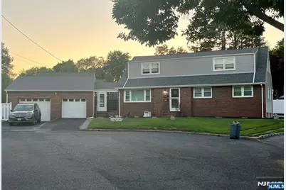 16 Demarest Court 2nd Floor #2nd Floor, Dumont, NJ 07628 - Photo 1
