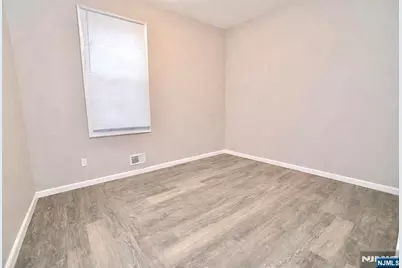 172-176 Delavan Avenue, Newark, NJ 07104 - Photo 6