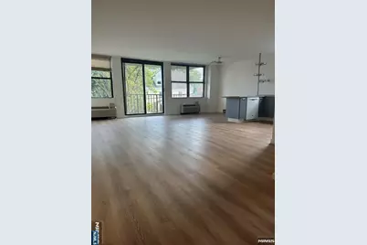 200 Division 2H #2h, Cliffside Park, NJ 07010 - Photo 6