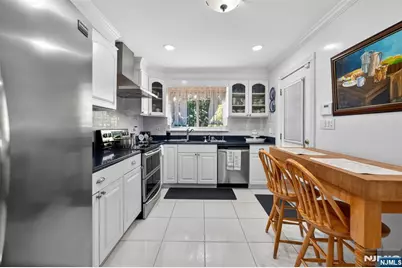 413 Maple Hill Drive, Hackensack, NJ 07601 - Photo 12