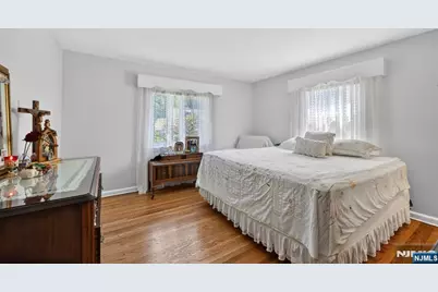 413 Maple Hill Drive, Hackensack, NJ 07601 - Photo 20