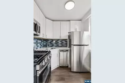 7100 Jfk Blvd E 2L #2L, Guttenberg, NJ 07093 - Photo 6