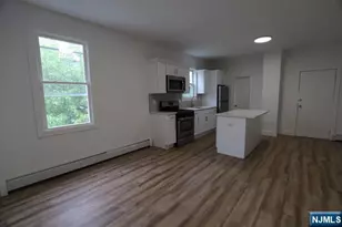 9 Maple 2L, Kearny, NJ 07032 - Photo 4