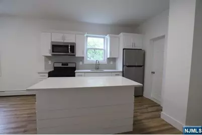 9 Maple 2L #2L, Kearny, NJ 07032 - Photo 8