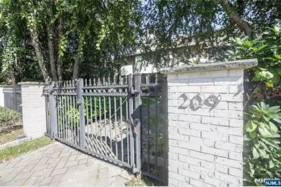 209 Maple Street, Englewood, NJ 07631 - Photo 40