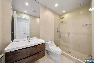 100 Carlyle Drive Vp6 #VP6, Cliffside Park, NJ 07010 - Photo 32