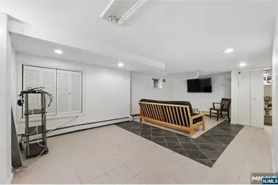 796 Old Newbridge Road, Teaneck Township, NJ 07666 - Photo 18
