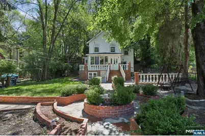 796 Old Newbridge Road, Teaneck Township, NJ 07666 - Photo 2