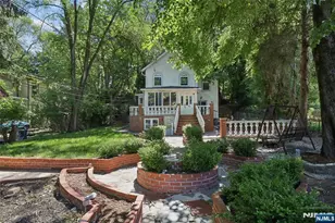 796 Old New Bridge Rd, Teaneck Township, NJ 07666 - Photo 2