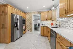 1474 Windsor Rd, Teaneck Township, NJ 07666 - Photo 16