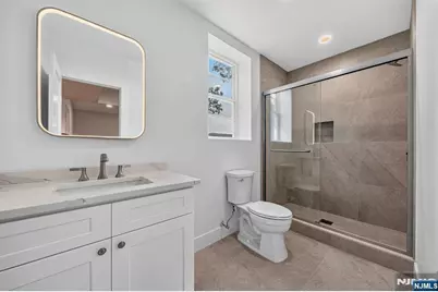 125 Cedarhurst Avenue, Woodland Park, NJ 07410 - Photo 36