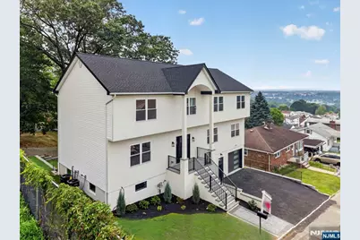 125 Cedarhurst Avenue, Woodland Park, NJ 07410 - Photo 2