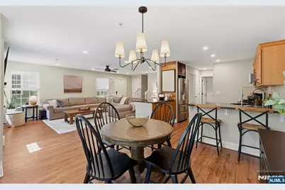 28 Mountainside Drive, Pompton Lakes, NJ 07442 - Photo 4