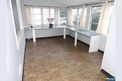 133 Baldwin Avenue, Hasbrouck Heights, NJ 07604 - Photo 2