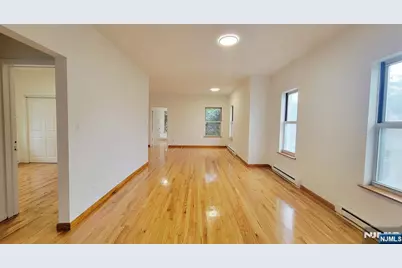 86 E Fort Lee Road 2nd Floor #2nd floor, Teaneck Township, NJ 07666 - Photo 6