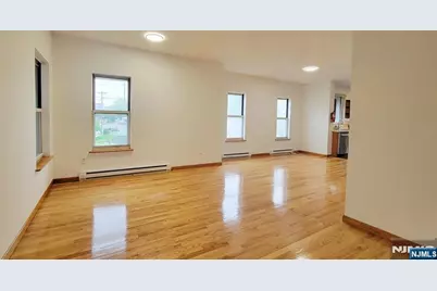 86 E Fort Lee Road 2nd Floor #2nd floor, Teaneck Township, NJ 07666 - Photo 2