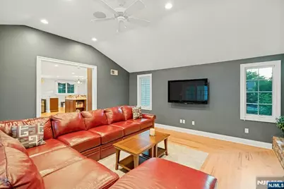 195 Overlook Place, Mahwah, NJ 07430 - Photo 12