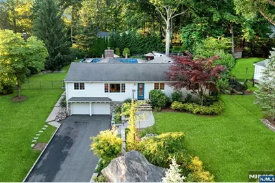 195 Overlook Place, Mahwah, NJ 07430 - Photo 2