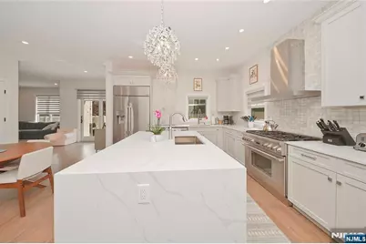 66 Knollwood Drive, Paramus, NJ 07652 - Photo 8