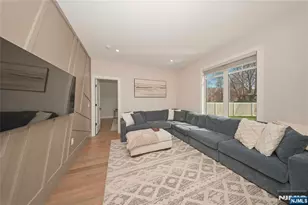 66 Knollwood Dr, Paramus, NJ 07652 - Photo 12
