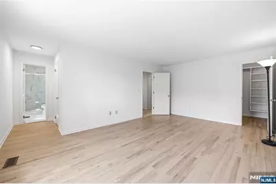 319 Gorge Road C0007 #C0007, Cliffside Park, NJ 07010 - Photo 18