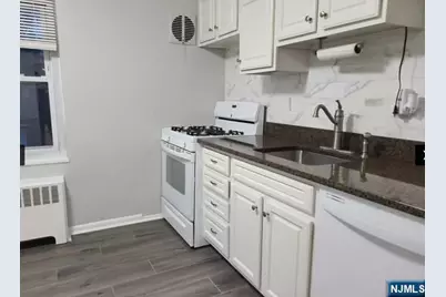 2207B Center Avenue, Fort Lee, NJ 07024 - Photo 4