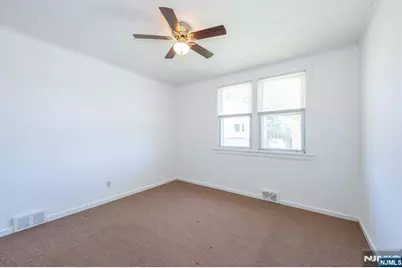 67 Stuyvesant Court, Clifton, NJ 07013 - Photo 18