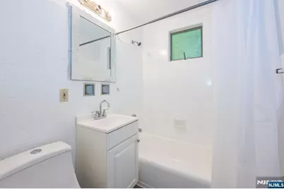 67 Stuyvesant Court, Clifton, NJ 07013 - Photo 20