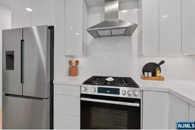 99 Van Horne Street 1 #1, Jersey City, NJ 07304 - Photo 2