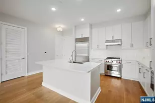3 Somerset Ln 608, Edgewater, NJ 07020 - Photo 8