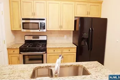 22 Hemlock Lane 22 #22, Tenafly, NJ 07670 - Photo 6