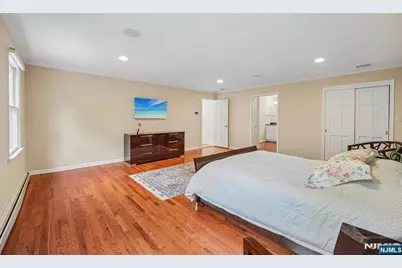 807 Sussex Road, Franklin Lakes, NJ 07417 - Photo 32