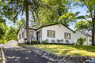 137 Myrtle Ave, Allendale, NJ 07401 - Photo 1