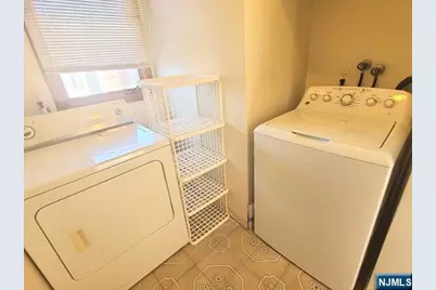 261 Highland Avenue 2nd Flr #2nd flr, Palisades Park, NJ 07650 - Photo 2