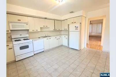 261 Highland Avenue 2nd Flr #2nd flr, Palisades Park, NJ 07650 - Photo 8