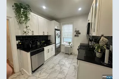244 Lawton Avenue 13 #13, Cliffside Park, NJ 07010 - Photo 1