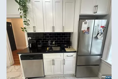 244 Lawton Avenue 13 #13, Cliffside Park, NJ 07010 - Photo 4