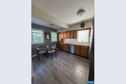 413 Morse Avenue Whole House #Whole House, Ridgefield, NJ 07657 - Photo 10